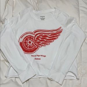 Red wings long sleeve crop top